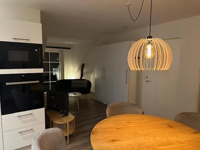 Apartment 11f 2 Th *